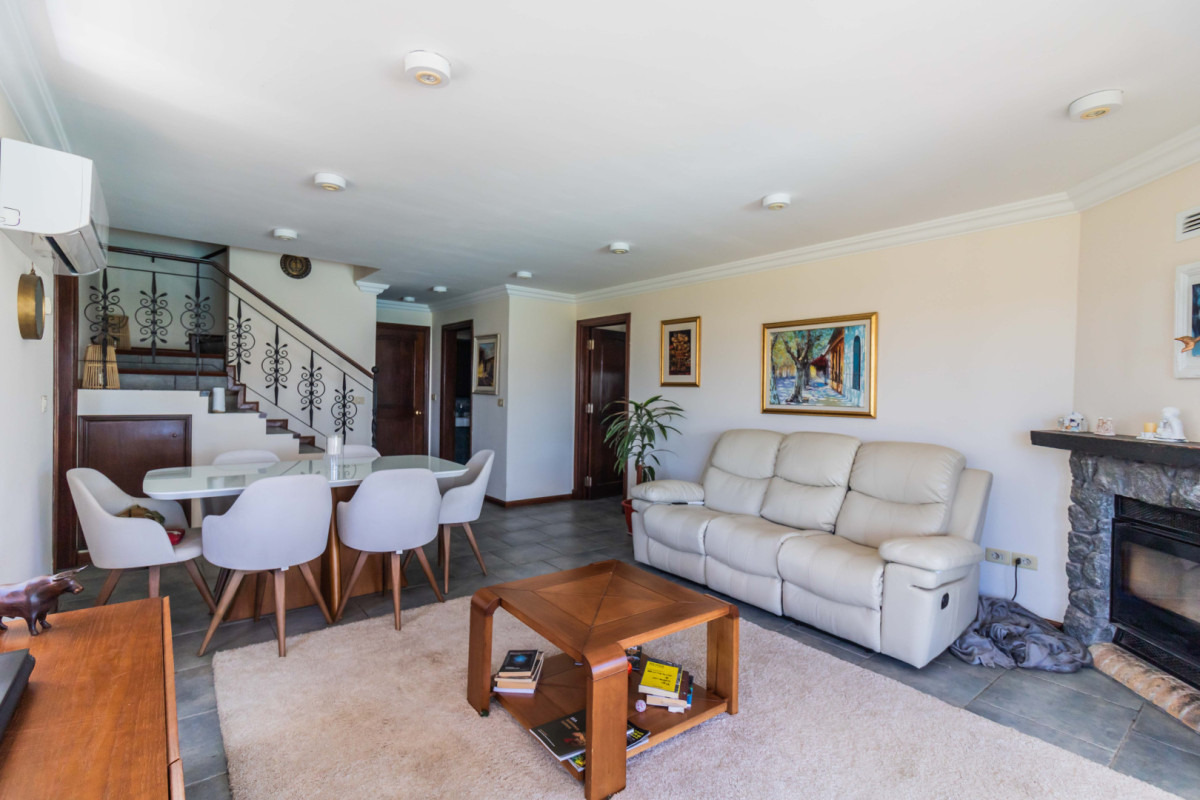 Casa ID.85505 - Casa en Venta de 4 dormitorio + servicio en Colinas de Carrasco