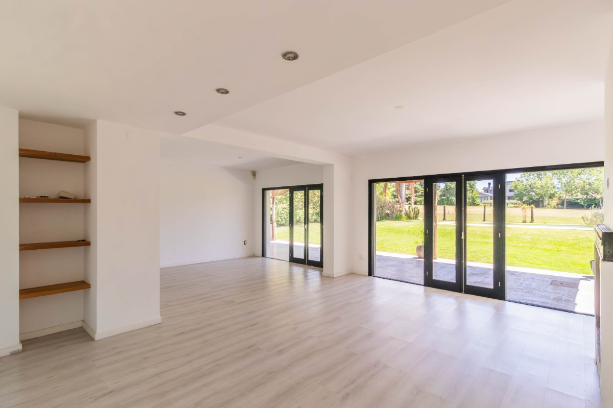 Casa ID.82450 - Casa en venta c/ cochera en La Tahona