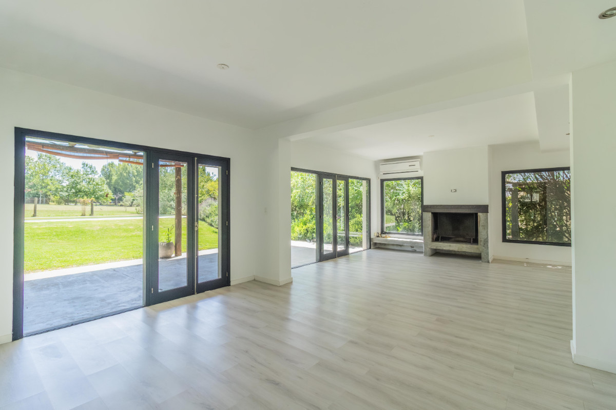 Casa ID.82450 - Casa en venta c/ cochera en La Tahona