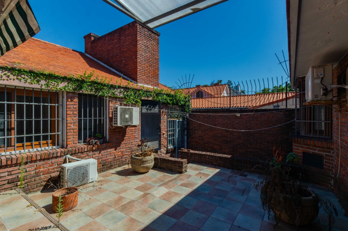 Casa ID.83703 - Casa en venta, sobre Almirante Harwood barrio Carrasco Sur