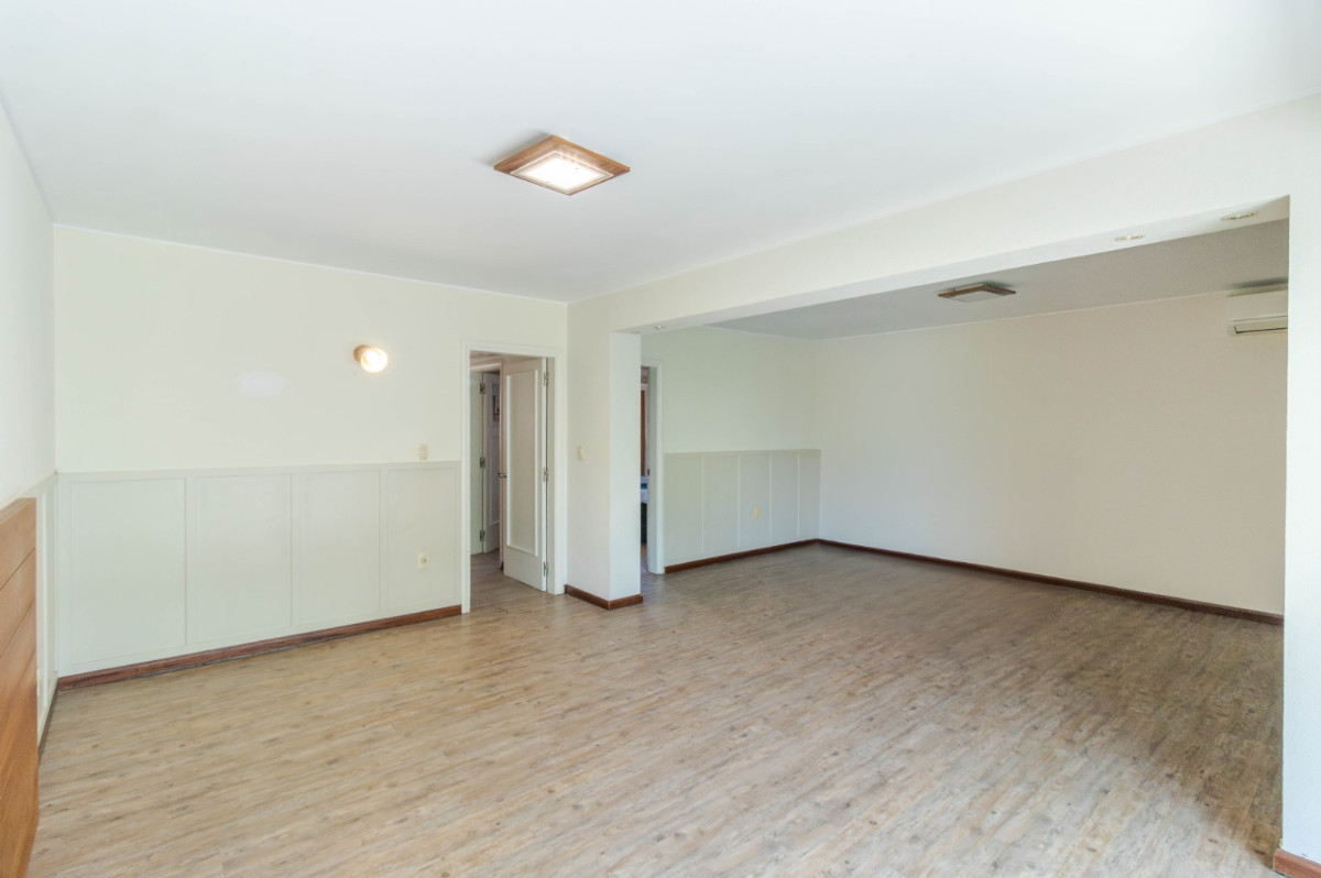 Casa ID.83703 - Casa en venta, sobre Almirante Harwood barrio Carrasco Sur