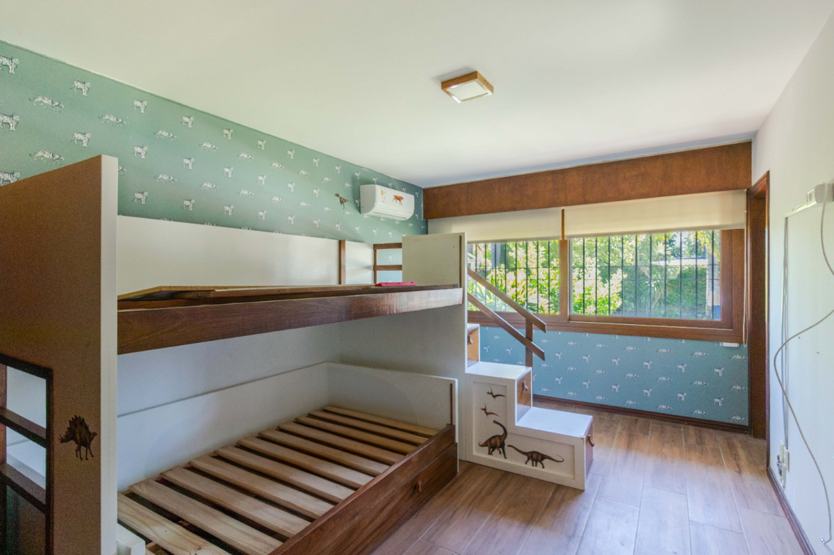 Casa ID.83703 - Casa en venta, sobre Almirante Harwood barrio Carrasco Sur