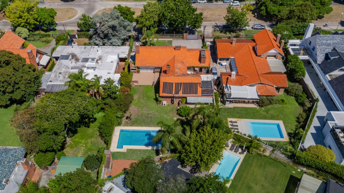 Casa ID.83703 - Casa en venta, sobre Almirante Harwood barrio Carrasco Sur