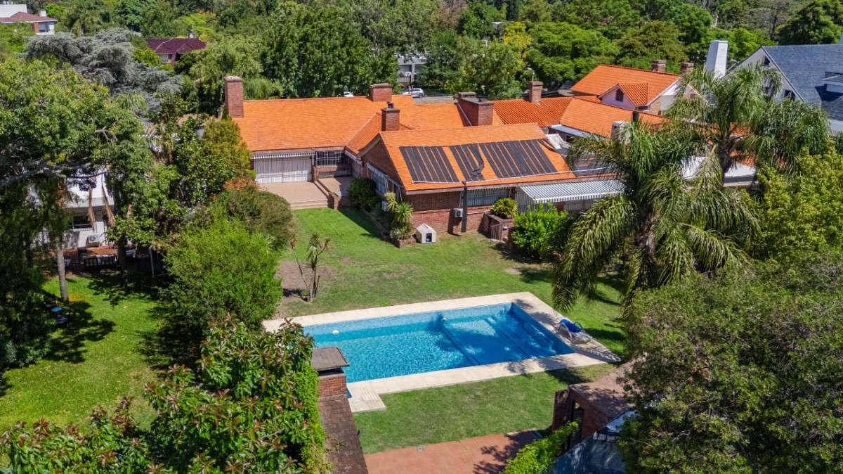 Casa ID.83703 - Casa en venta, sobre Almirante Harwood barrio Carrasco Sur