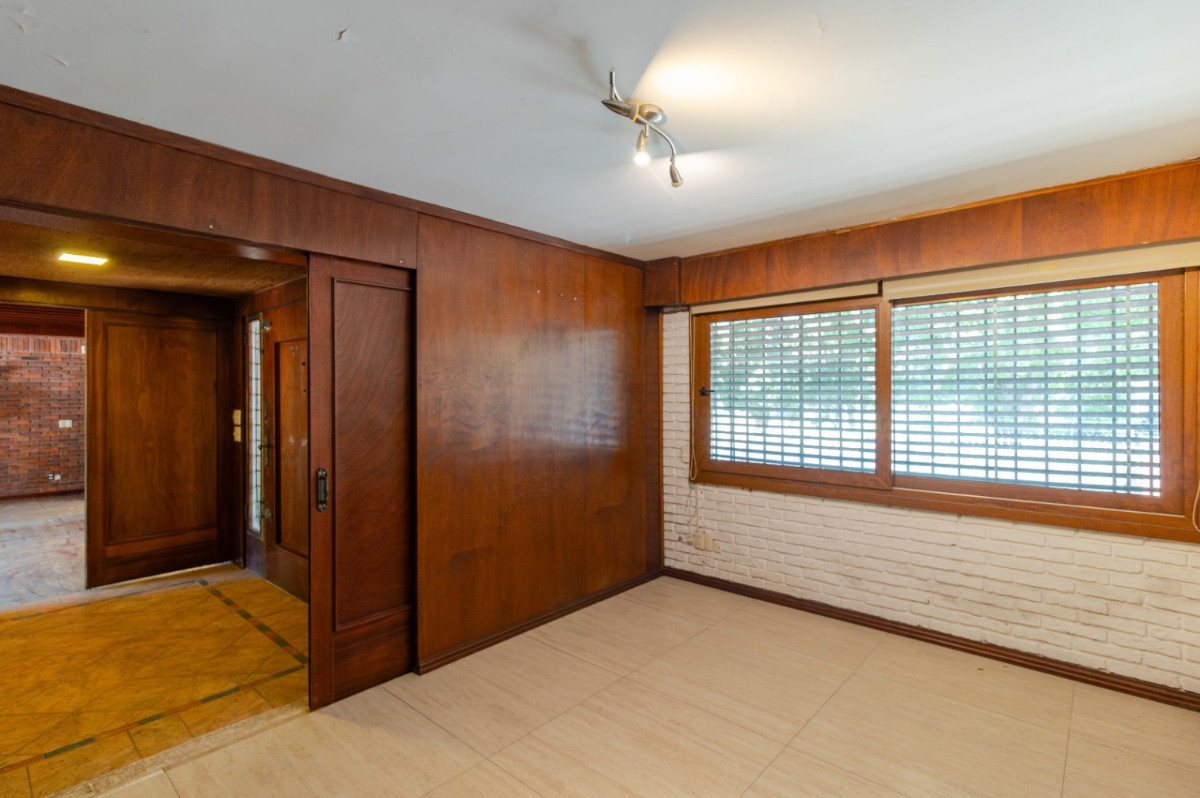 Casa ID.83703 - Casa en venta, sobre Almirante Harwood barrio Carrasco Sur