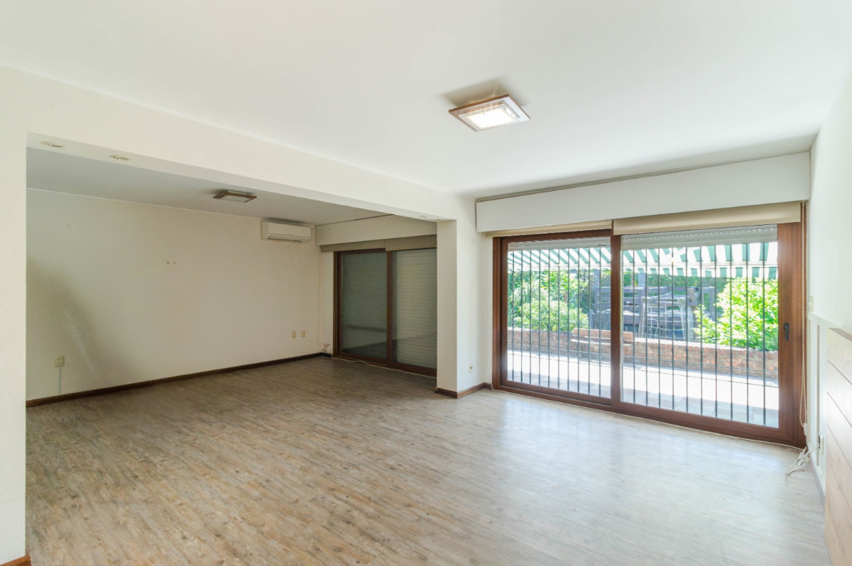 Casa ID.83703 - Casa en venta, sobre Almirante Harwood barrio Carrasco Sur