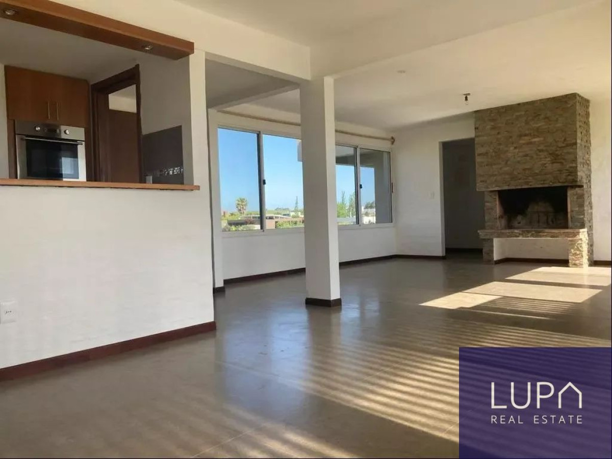 Casa ID.85420 - Casa en alquiler de 4 dormitorios c/ cochera en Barrio Colinas De Carrasco