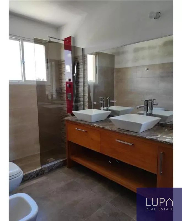 Casa ID.85420 - Casa en alquiler de 4 dormitorios c/ cochera en Barrio Colinas De Carrasco