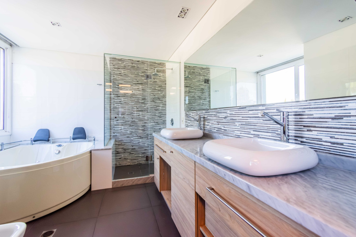 Casa ID.85480 - Casa 4 Dormitorios En Venta Barrio Privado Carmel