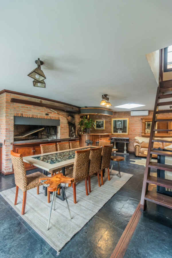 Casa ID.85525 - Casa Padron Unico 3 Dormitorios + Servicio con piscina en Carrasco