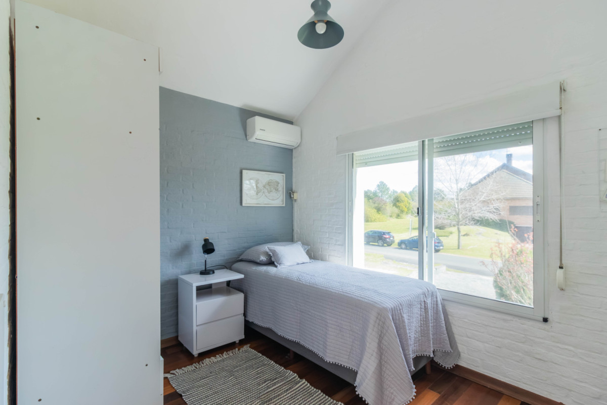 Casa ID.85530 - Casa amoblada en alquiler en Lomas de La Tahona | 4 dormitorios + escritorio, piscina y barbacoa