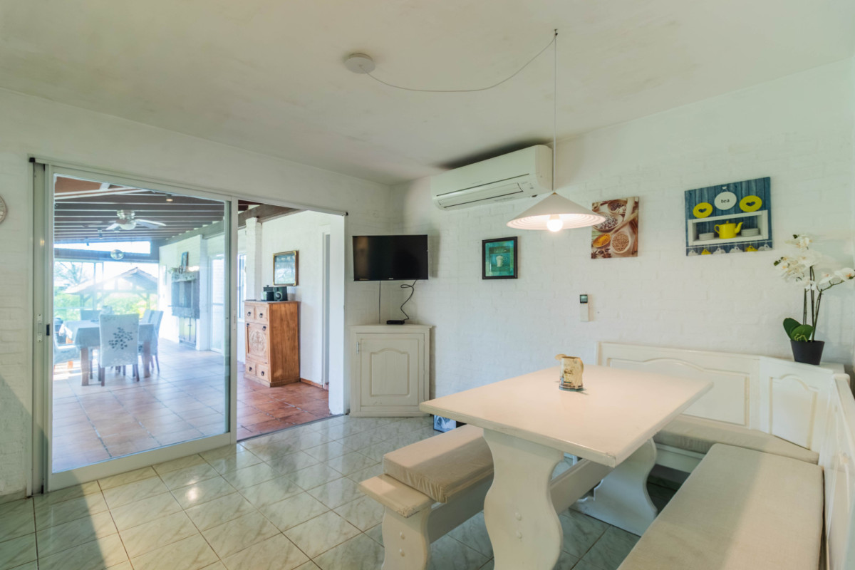 Casa ID.85530 - Casa amoblada en alquiler en Lomas de La Tahona | 4 dormitorios + escritorio, piscina y barbacoa
