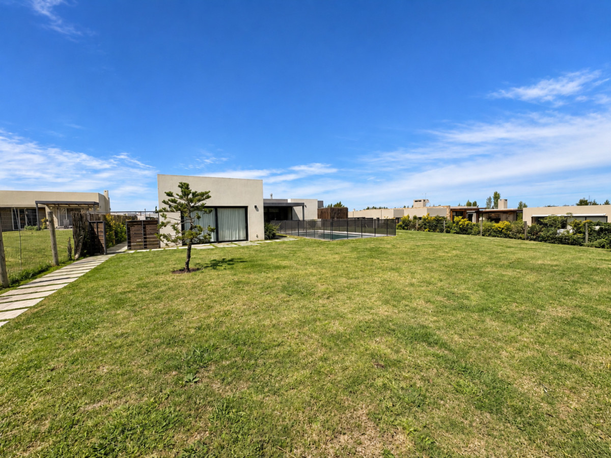 Casa ID.85426 - Casa en Venta 2 dormitorios Barrio Privado Colinas de Carrasco