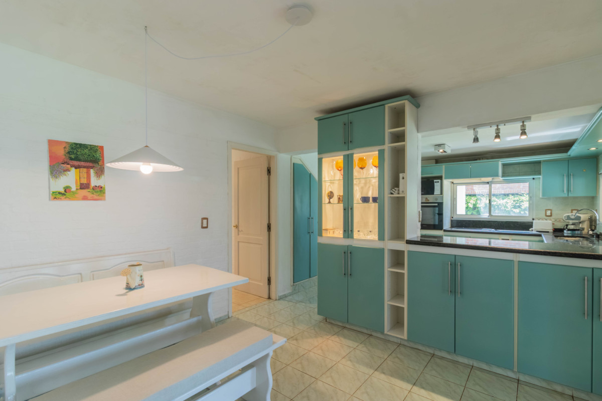 Casa ID.85530 - Casa amoblada en alquiler en Lomas de La Tahona | 4 dormitorios + escritorio, piscina y barbacoa