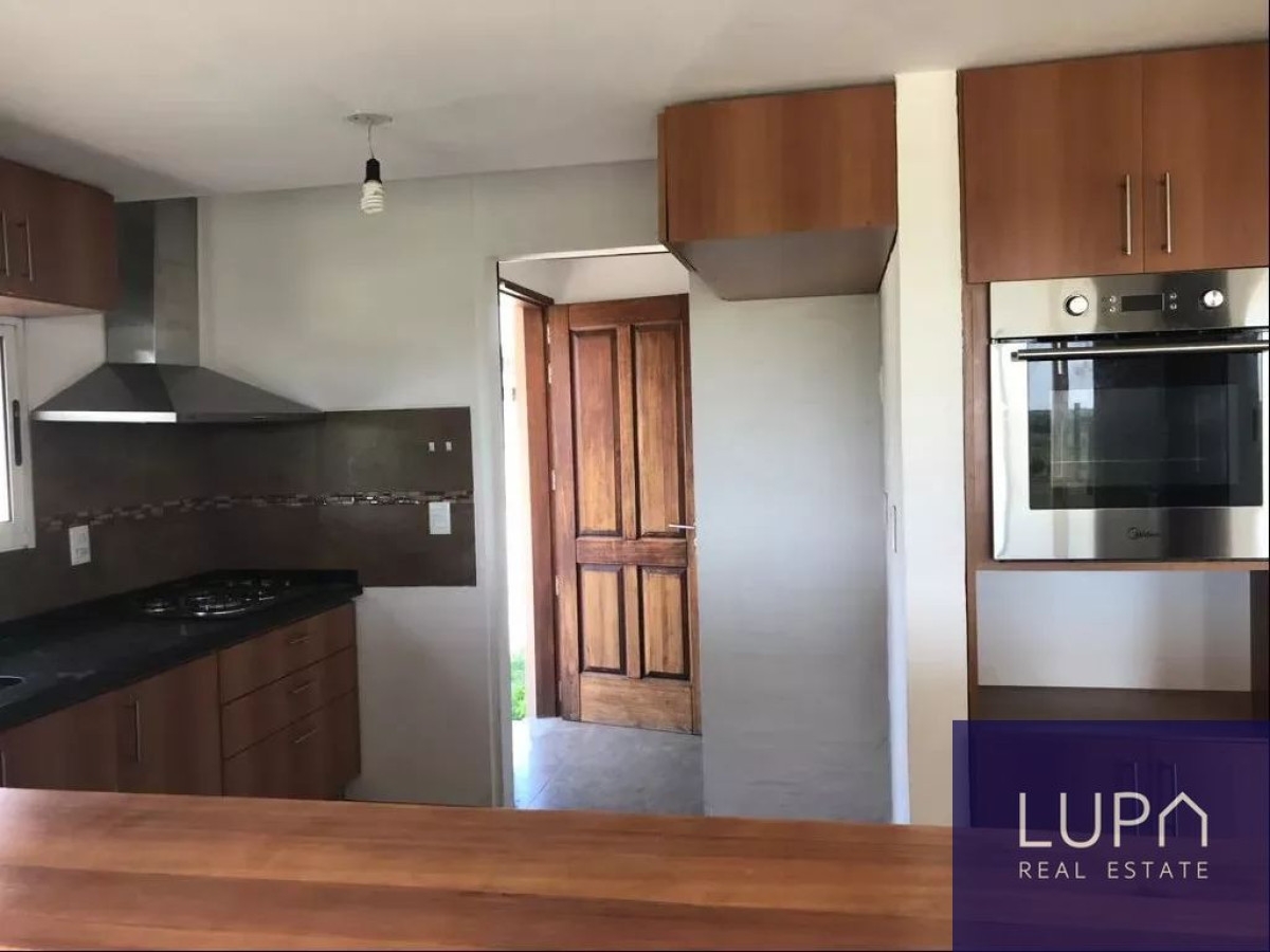 Casa ID.85420 - Casa en alquiler de 4 dormitorios c/ cochera en Barrio Colinas De Carrasco