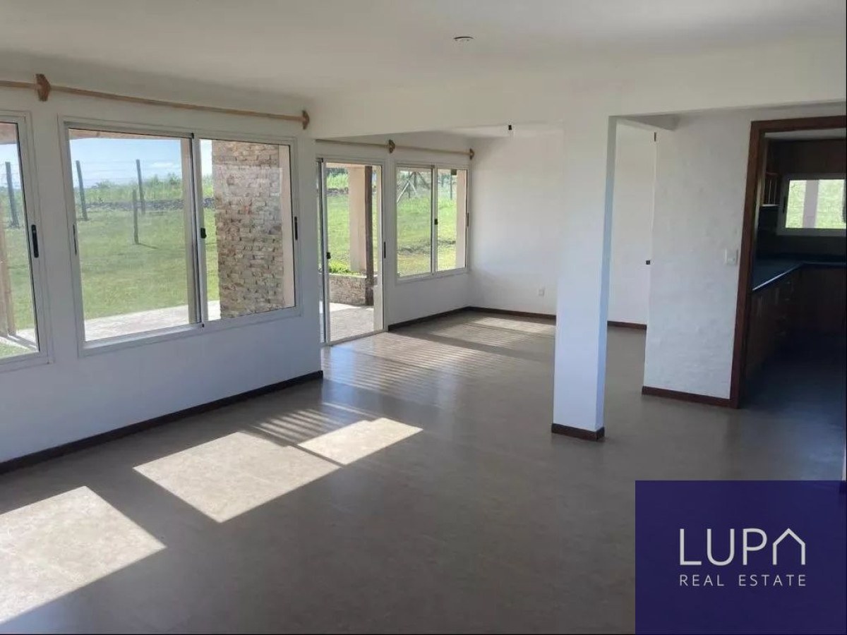 Casa ID.85420 - Casa en alquiler de 4 dormitorios c/ cochera en Barrio Colinas De Carrasco