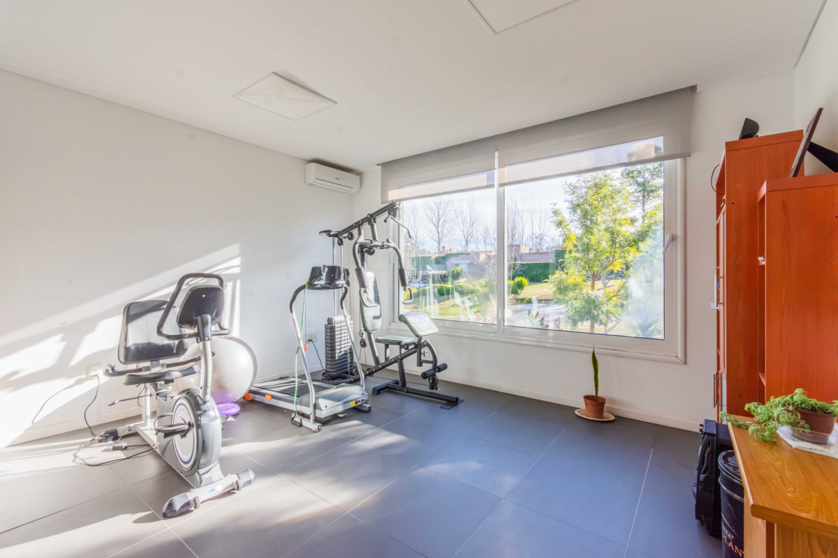 Casa ID.85480 - Casa 4 Dormitorios En Venta Barrio Privado Carmel