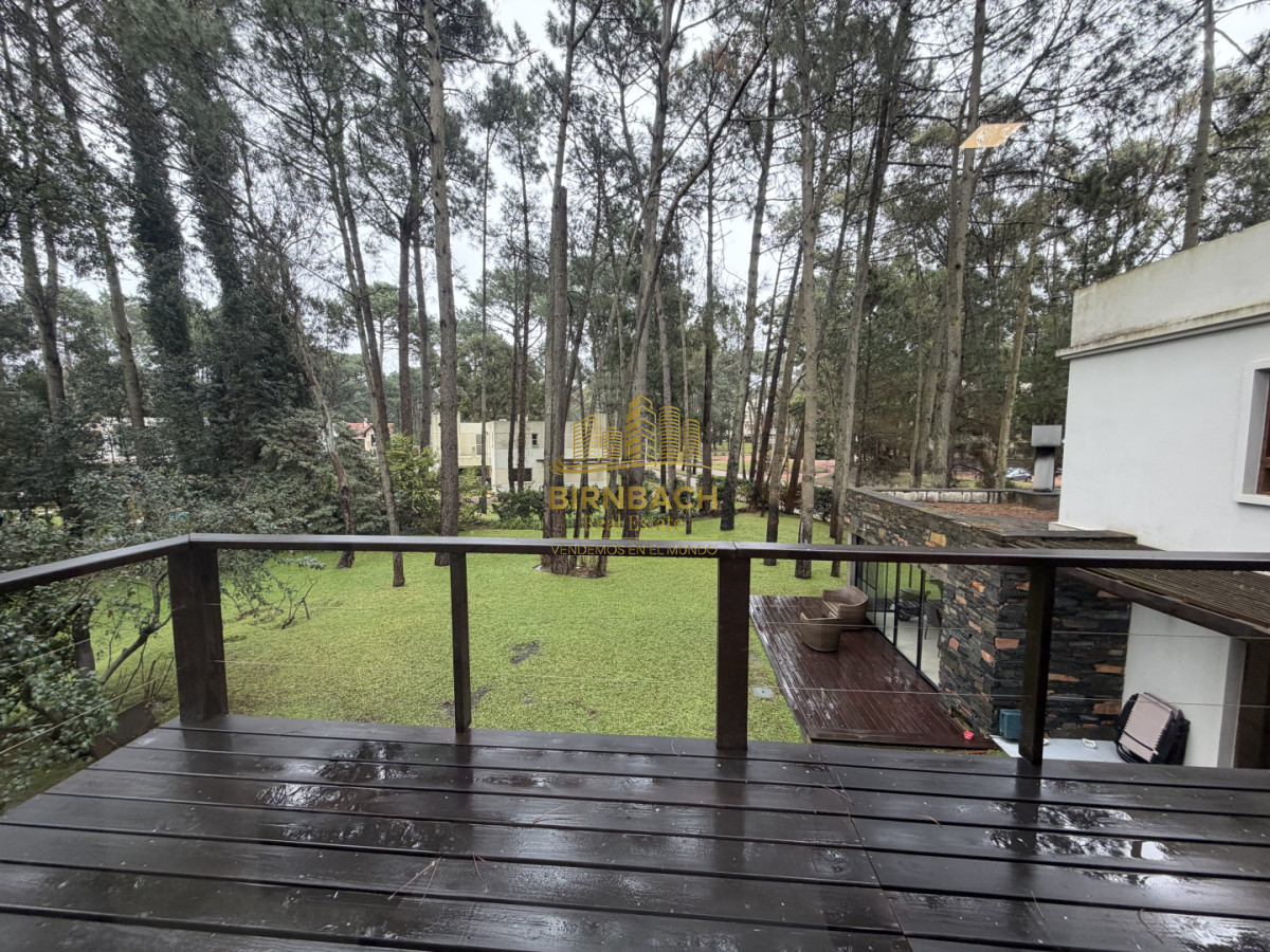Casa ID.66 - Casa de 5 Dormitorios en Solanas Punta del Este, Venta
