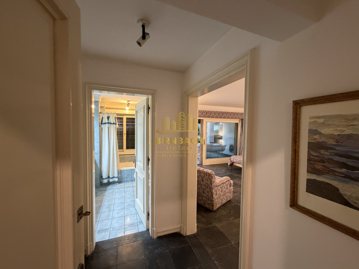 Casa ID.71 - Casa de Seis Dormitorios Frente al Mar en Solanas Punta Ballena, en Venta