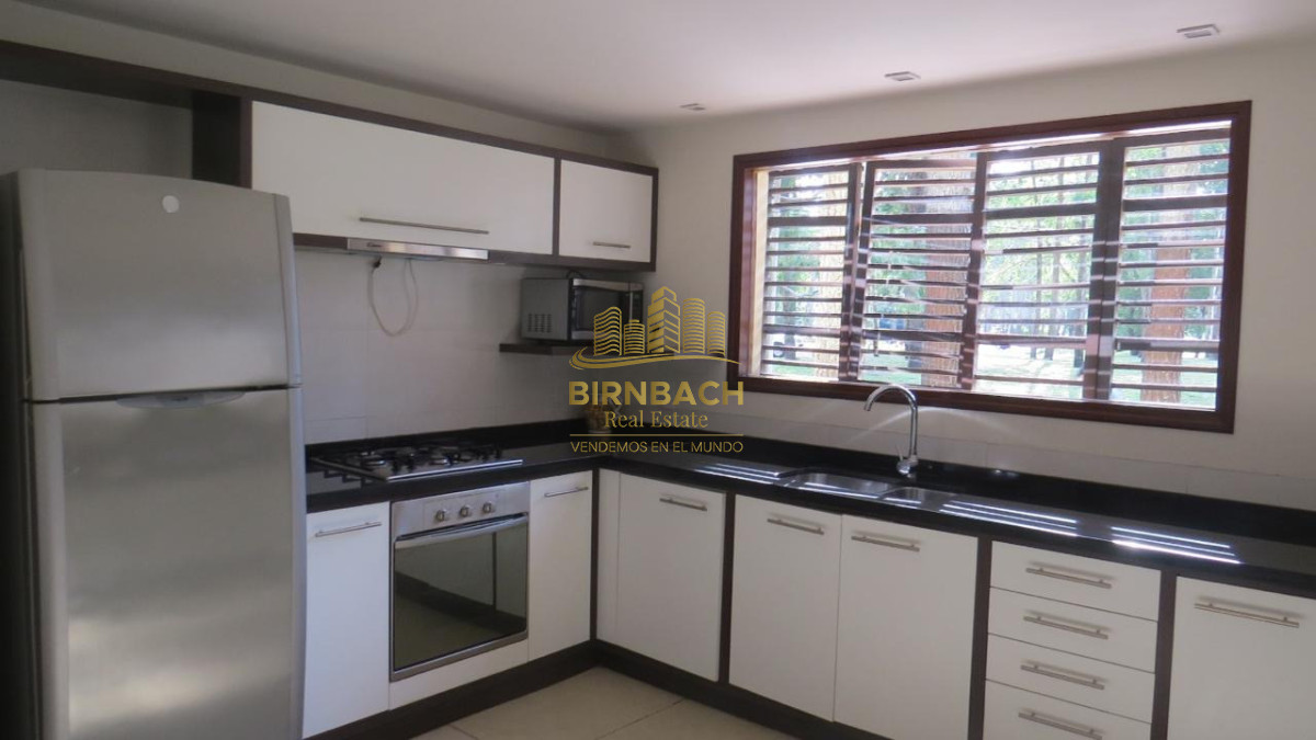 Casa ID.66 - Casa de 5 Dormitorios en Solanas Punta del Este, Venta
