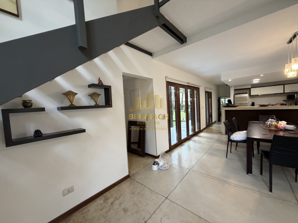 Casa ID.66 - Casa de 5 Dormitorios en Solanas Punta del Este, Venta