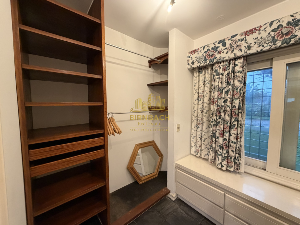 Casa ID.71 - Casa de Seis Dormitorios Frente al Mar en Solanas Punta Ballena, en Venta
