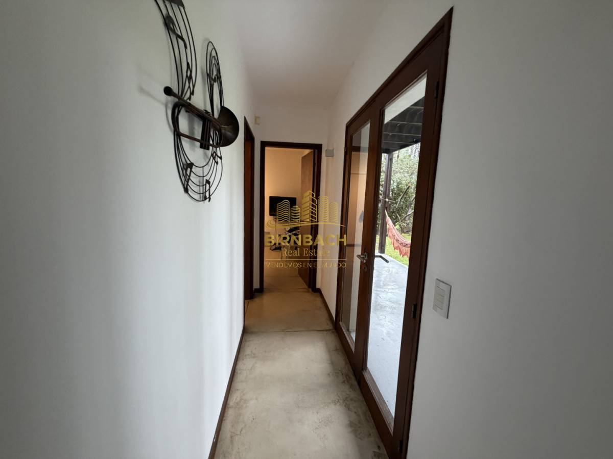 Casa ID.66 - Casa de 5 Dormitorios en Solanas Punta del Este, Venta