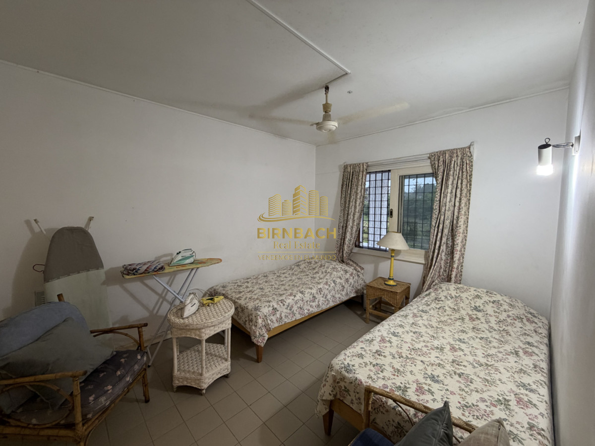 Casa ID.71 - Casa de Seis Dormitorios Frente al Mar en Solanas Punta Ballena, en Venta