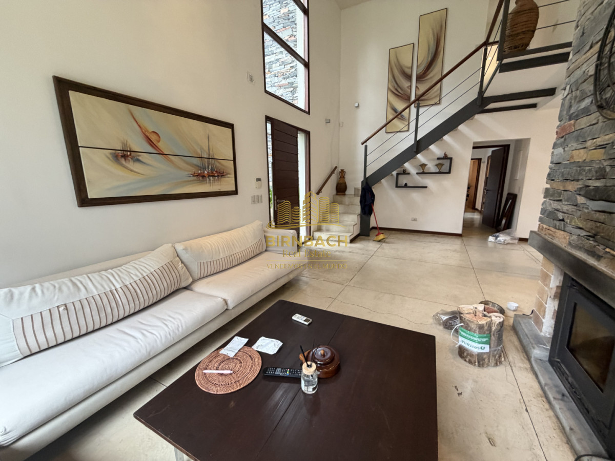 Casa ID.66 - Casa de 5 Dormitorios en Solanas Punta del Este, Venta