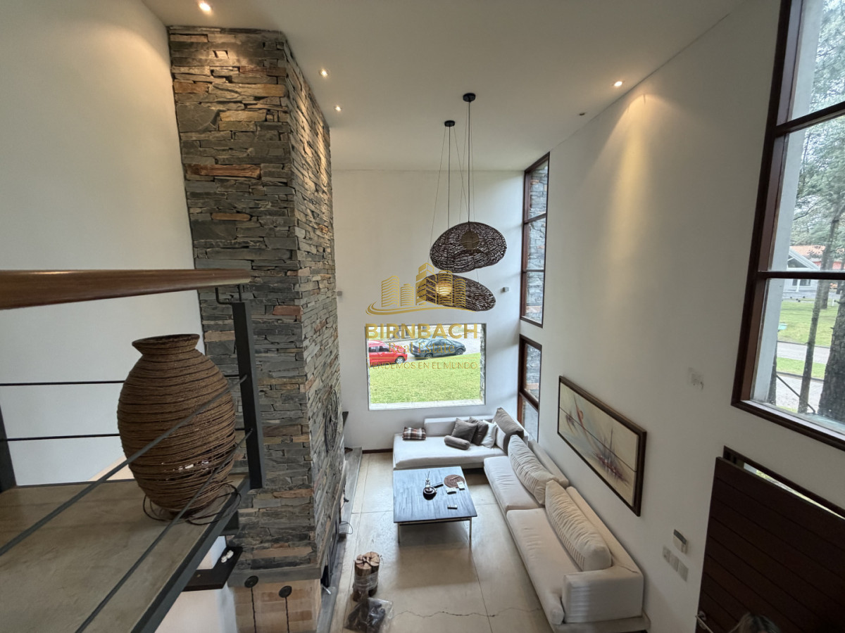 Casa ID.66 - Casa de 5 Dormitorios en Solanas Punta del Este, Venta