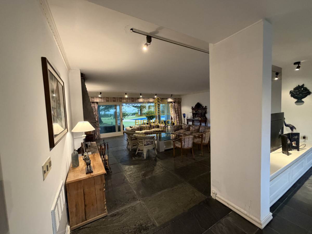 Casa ID.71 - Casa de Seis Dormitorios Frente al Mar en Solanas Punta Ballena, en Venta