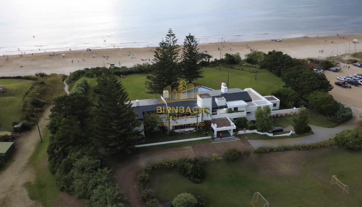 Casa ID.71 - Casa de Seis Dormitorios Frente al Mar en Solanas Punta Ballena, en Venta