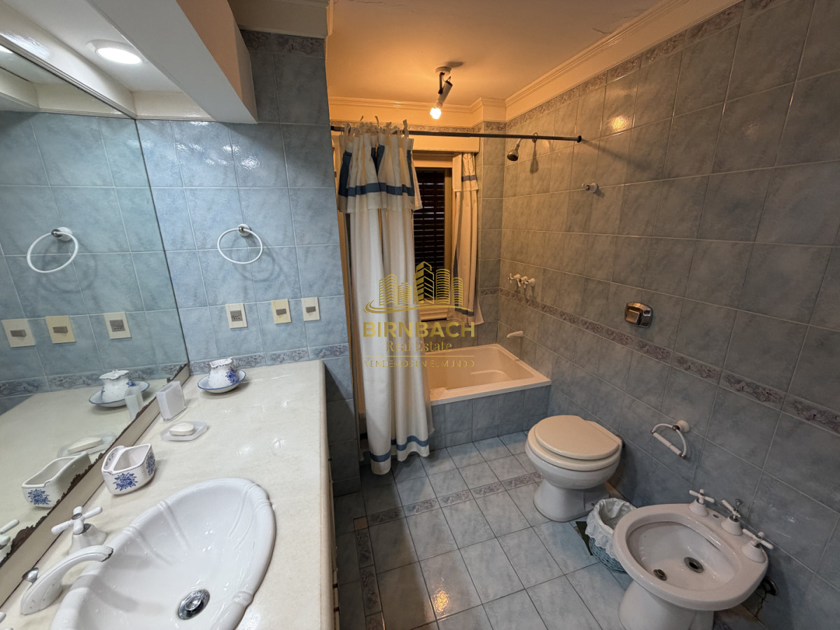 Casa ID.71 - Casa de Seis Dormitorios Frente al Mar en Solanas Punta Ballena, en Venta