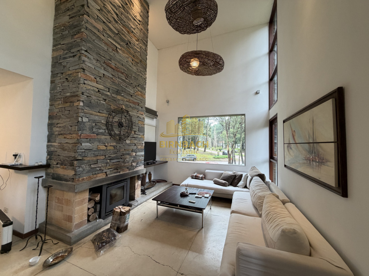 Casa ID.66 - Casa de 5 Dormitorios en Solanas Punta del Este, Venta