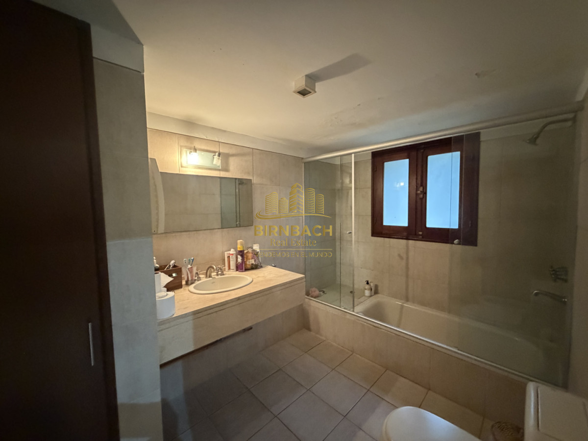 Casa ID.66 - Casa de 5 Dormitorios en Solanas Punta del Este, Venta