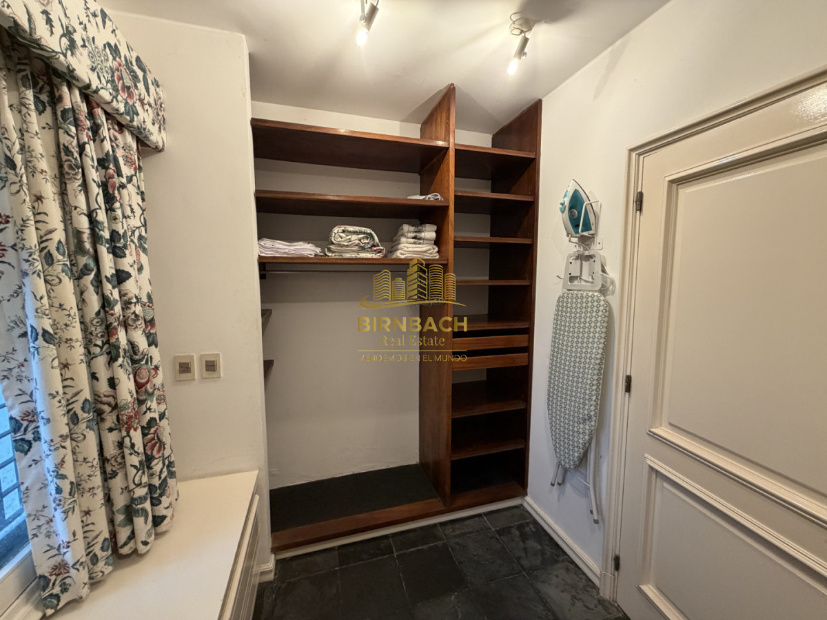 Casa ID.71 - Casa de Seis Dormitorios Frente al Mar en Solanas Punta Ballena, en Venta
