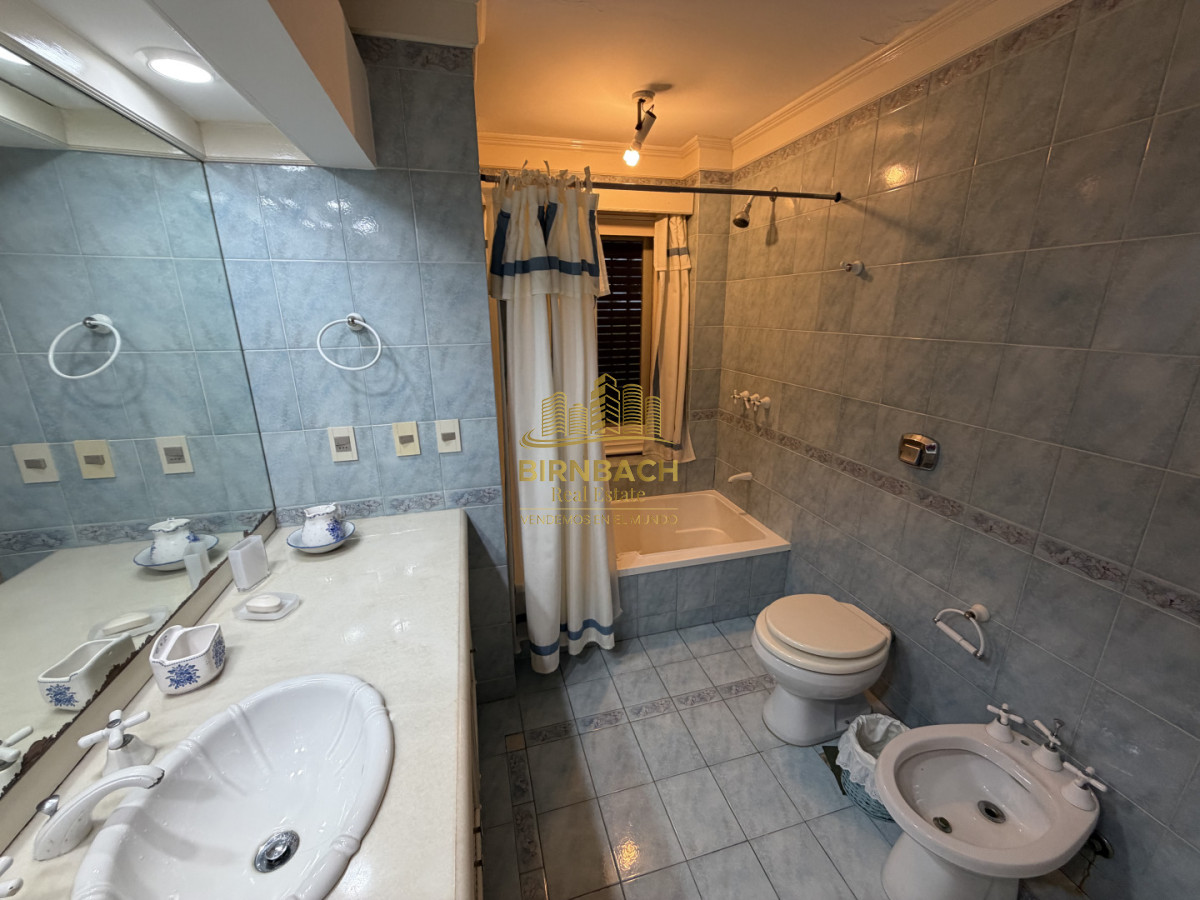 Casa ID.71 - Casa de Seis Dormitorios Frente al Mar en Solanas Punta Ballena, en Venta