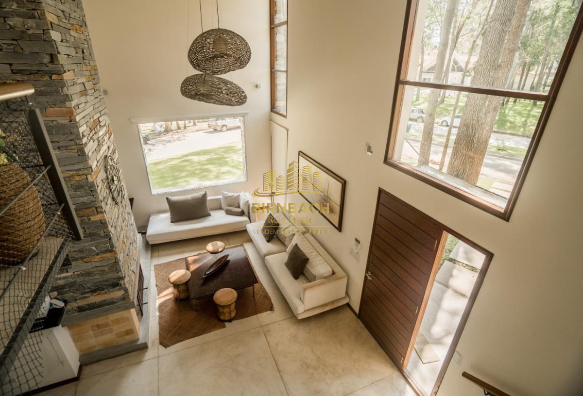 Casa ID.66 - Casa de 5 Dormitorios en Solanas Punta del Este, Venta