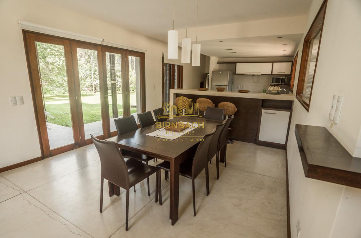 Casa ID.66 - Casa de 5 Dormitorios en Solanas Punta del Este, Venta