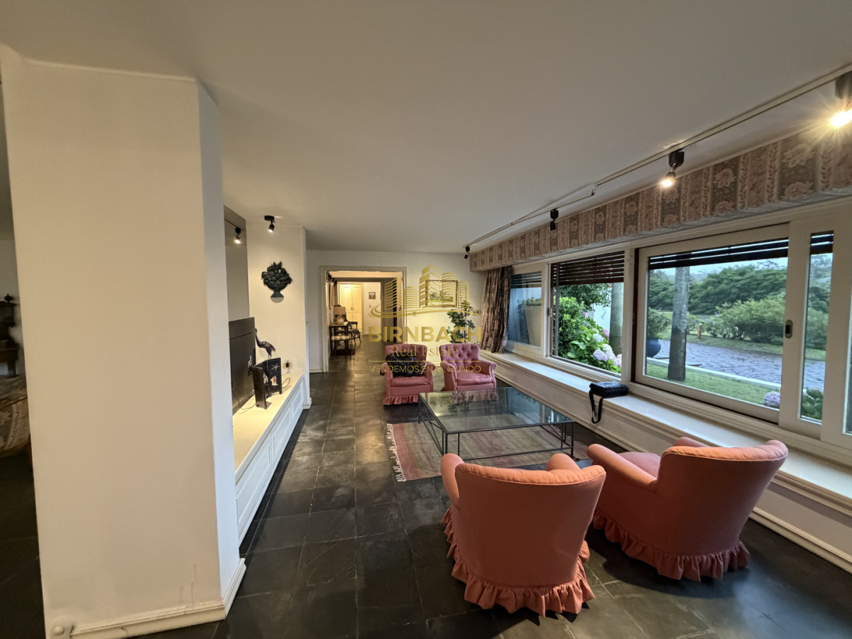 Casa ID.71 - Casa de Seis Dormitorios Frente al Mar en Solanas Punta Ballena, en Venta
