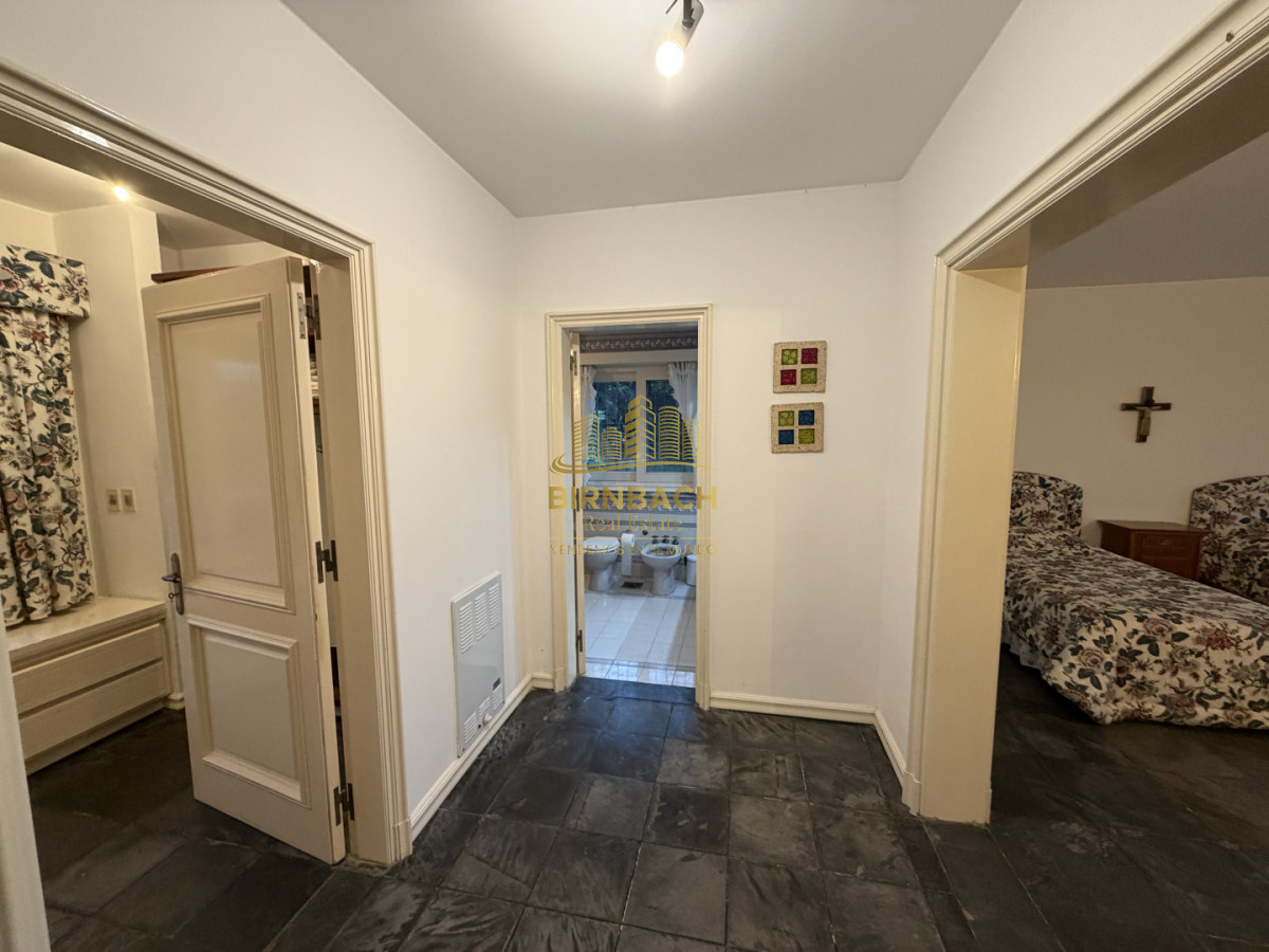 Casa ID.71 - Casa de Seis Dormitorios Frente al Mar en Solanas Punta Ballena, en Venta