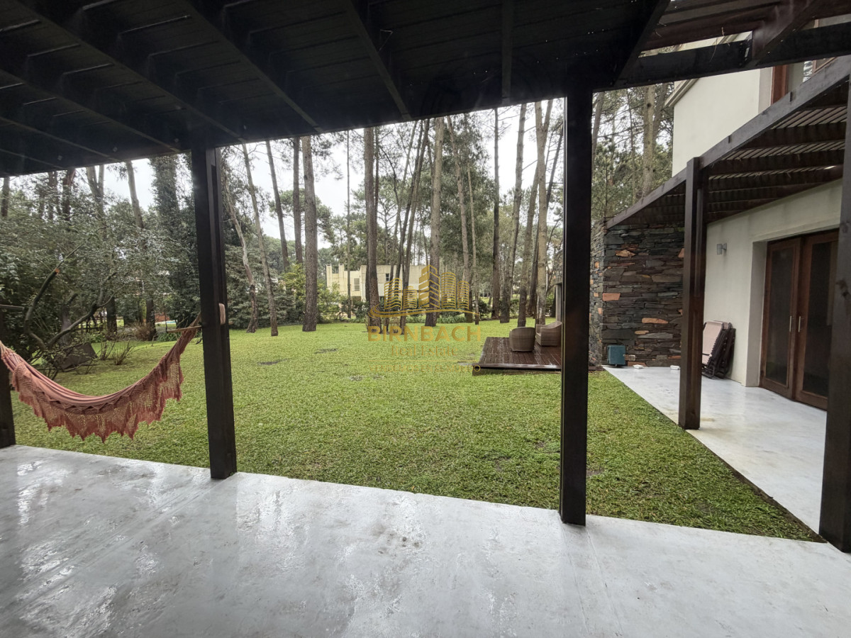 Casa ID.66 - Casa de 5 Dormitorios en Solanas Punta del Este, Venta