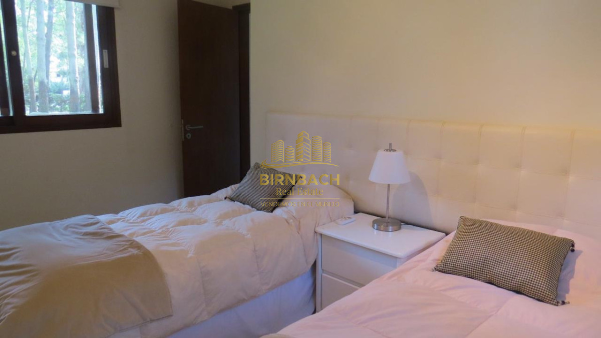 Casa ID.66 - Casa de 5 Dormitorios en Solanas Punta del Este, Venta
