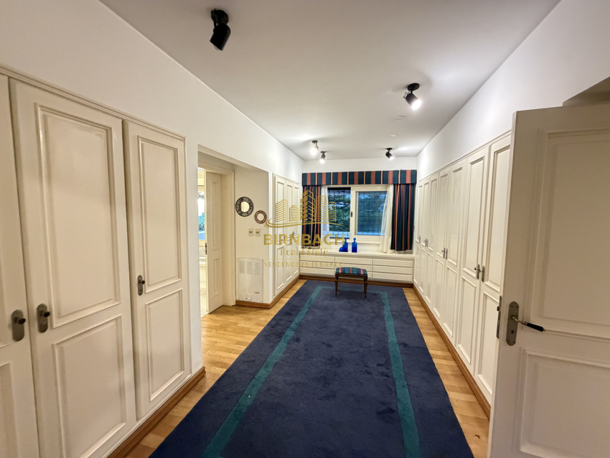 Casa ID.71 - Casa de Seis Dormitorios Frente al Mar en Solanas Punta Ballena, en Venta