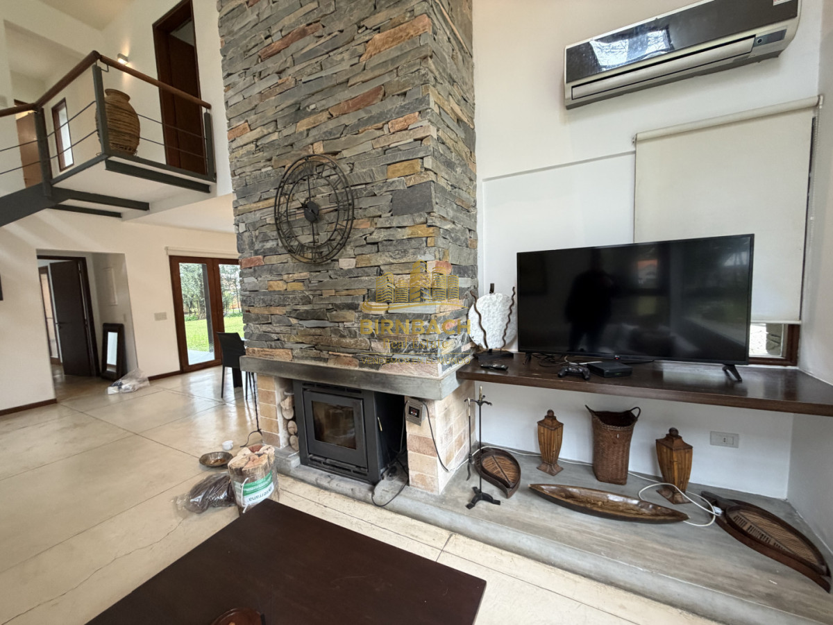 Casa ID.66 - Casa de 5 Dormitorios en Solanas Punta del Este, Venta