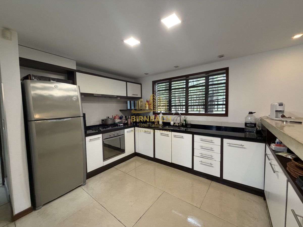 Casa ID.66 - Casa de 5 Dormitorios en Solanas Punta del Este, Venta