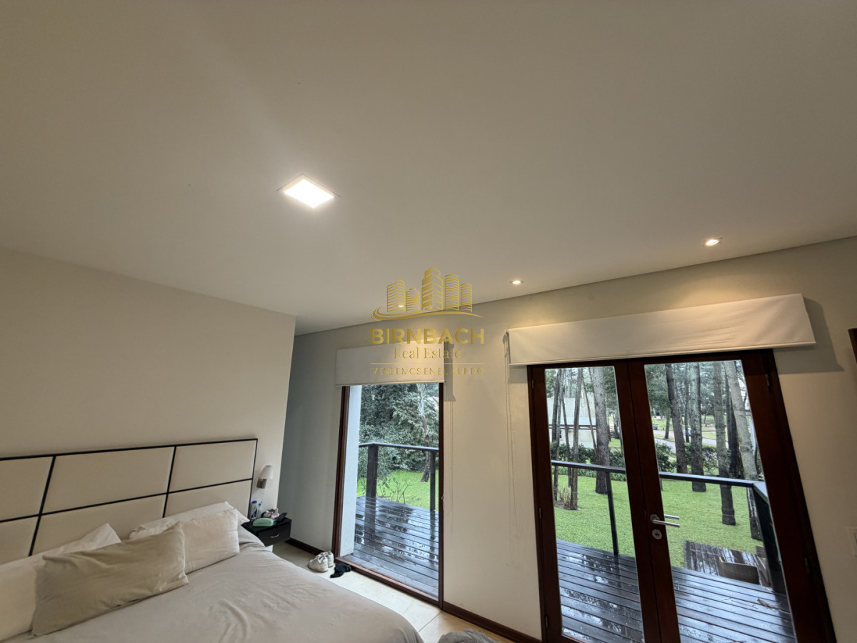 Casa ID.66 - Casa de 5 Dormitorios en Solanas Punta del Este, Venta