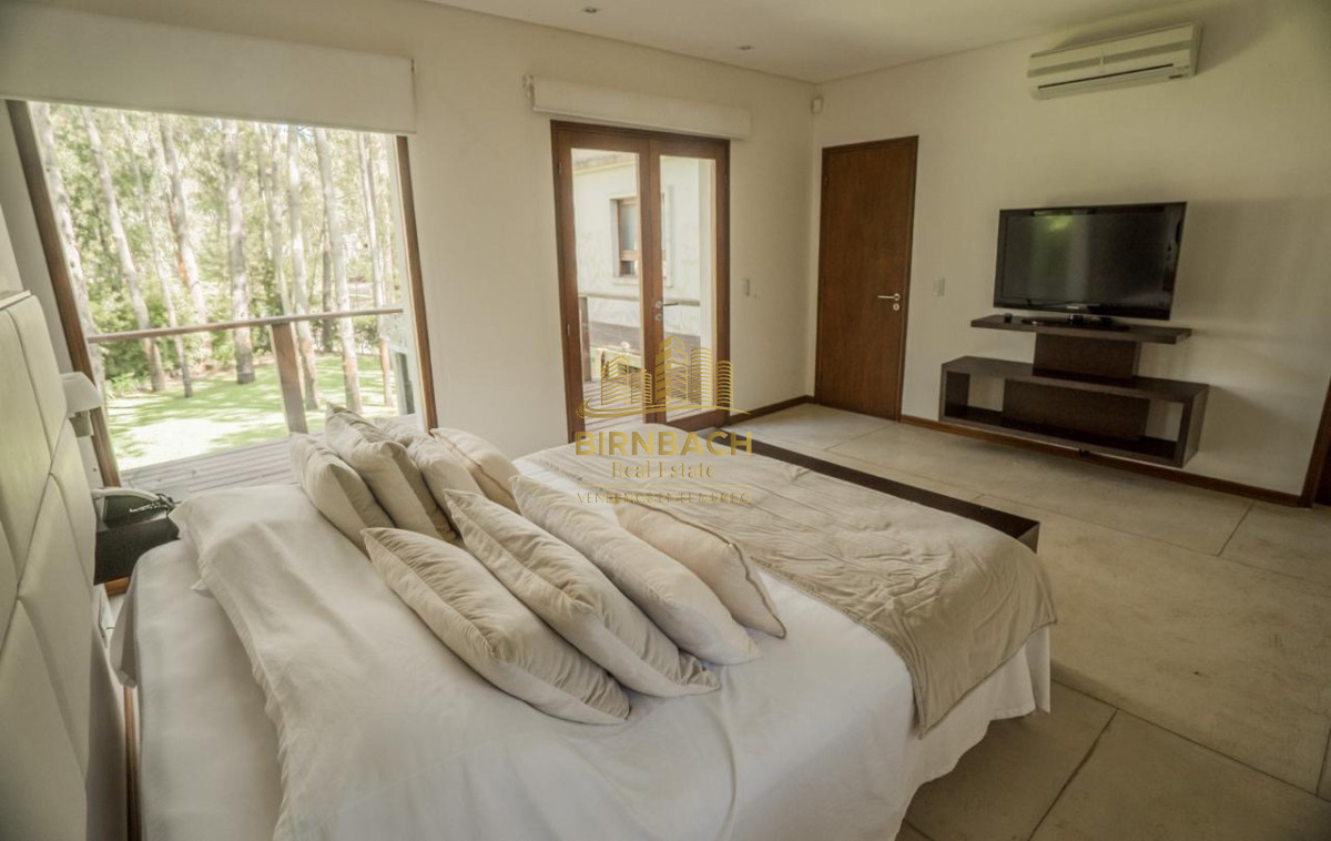 Casa ID.66 - Casa de 5 Dormitorios en Solanas Punta del Este, Venta