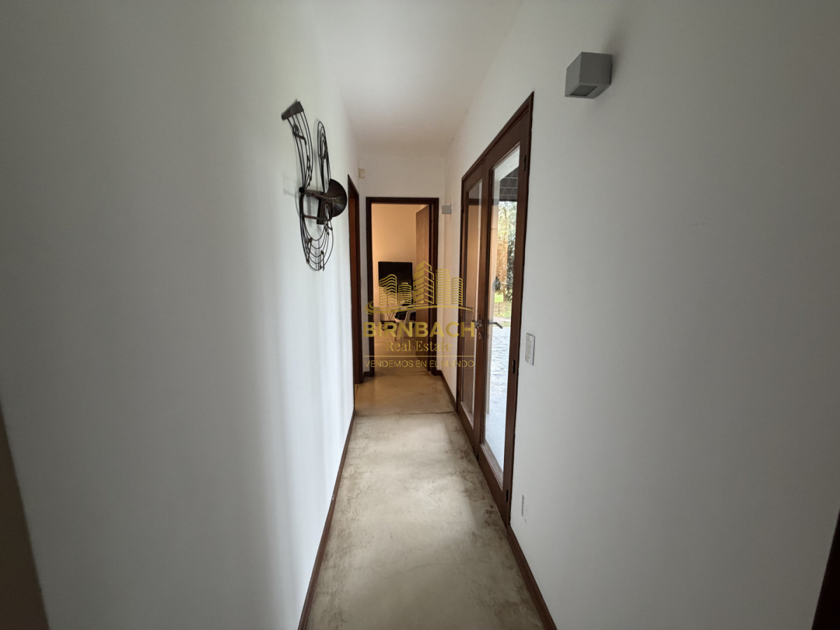 Casa ID.66 - Casa de 5 Dormitorios en Solanas Punta del Este, Venta