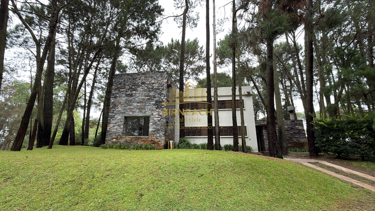 Casa ID.66 - Casa de 5 Dormitorios en Solanas Punta del Este, Venta